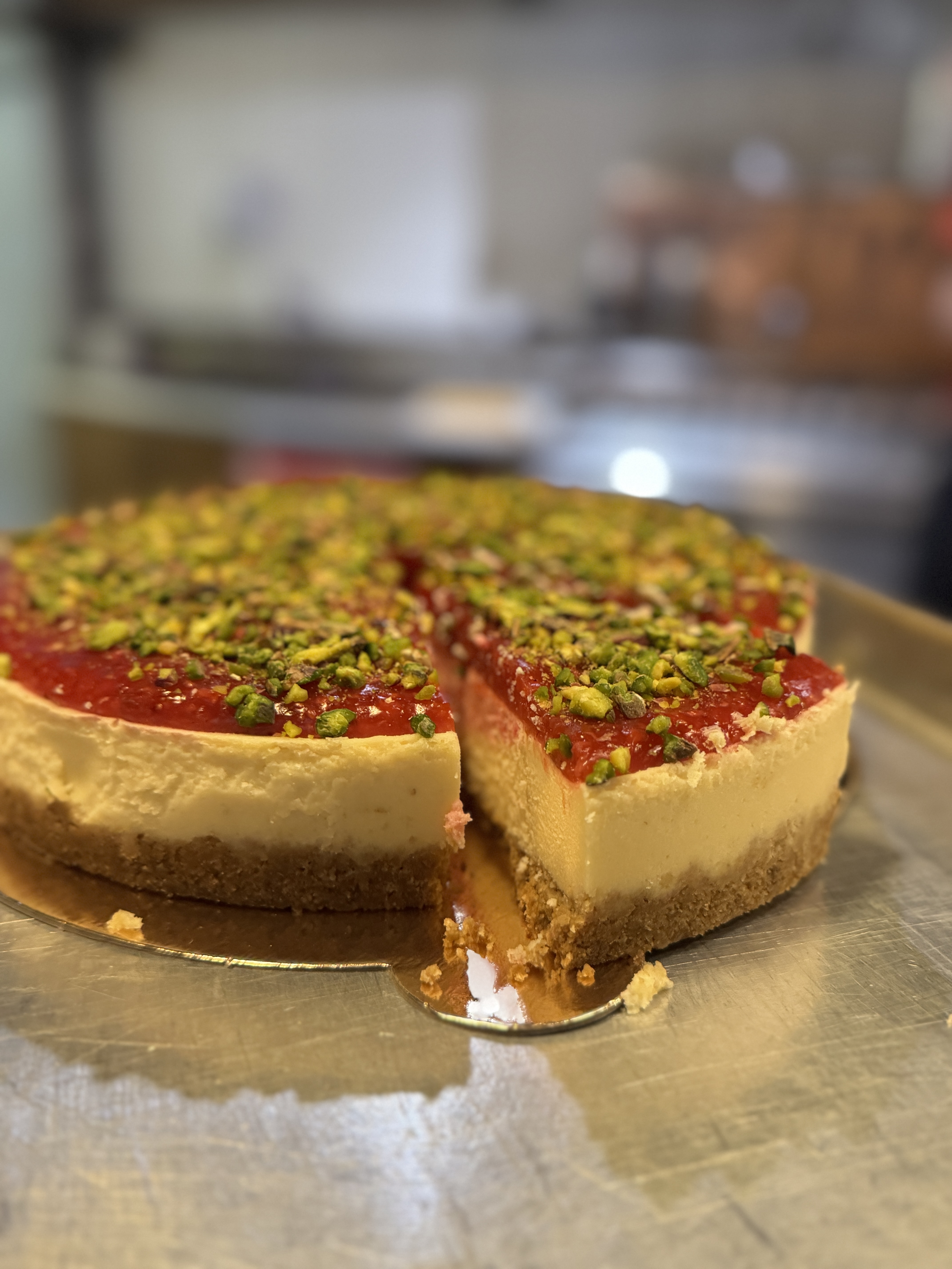 Antep fıstıklı Çilekli cheesecake 